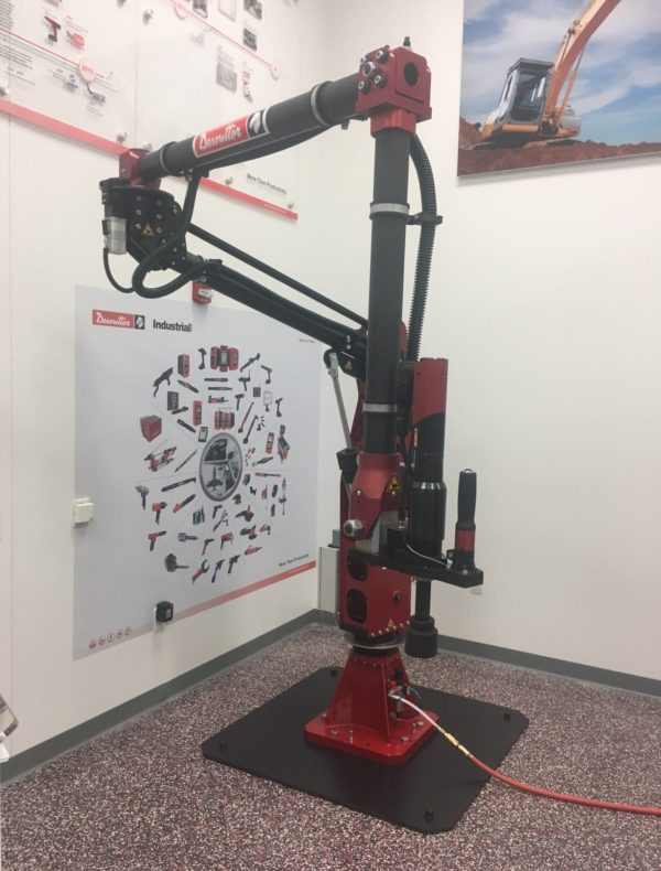Desoutter custom show room robotic pneumatic tool display