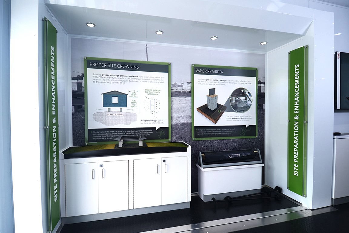 Mobile training trailer with vignette inside slide out