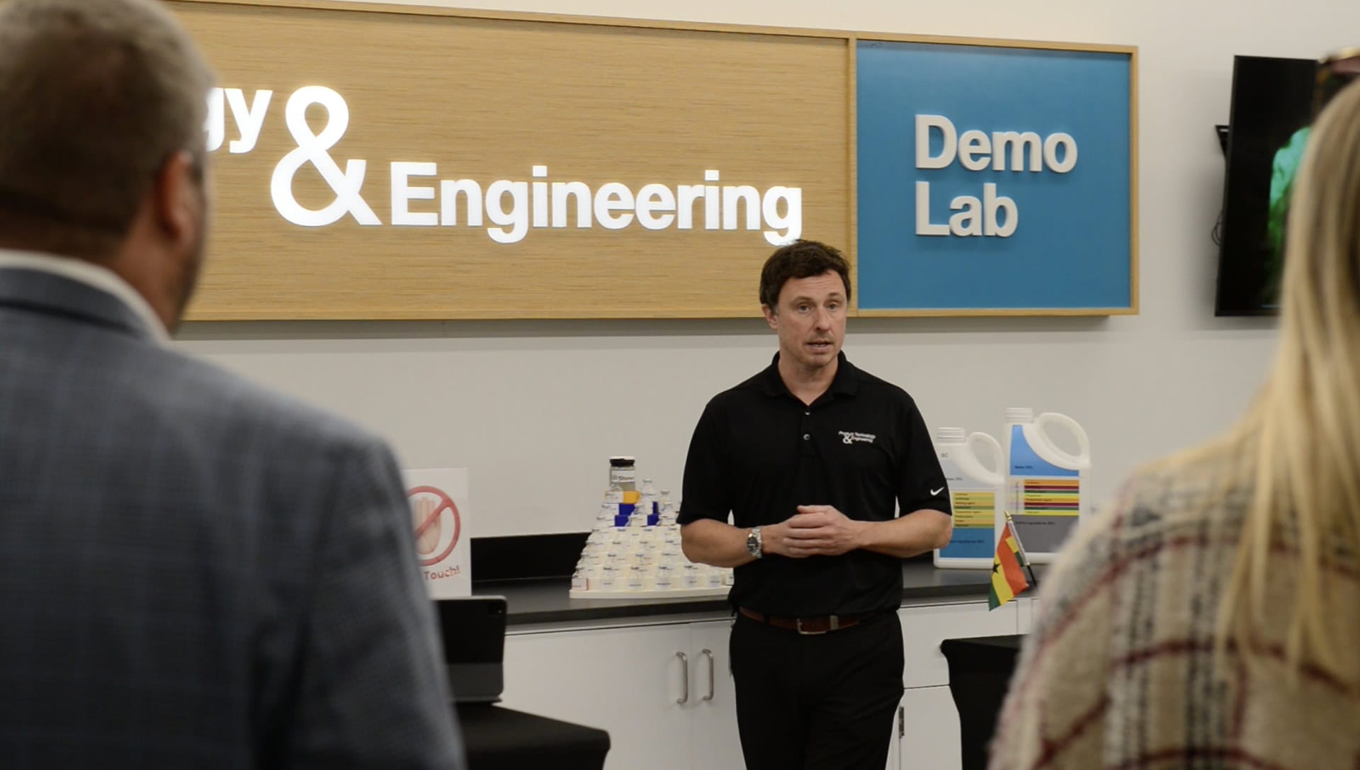 Syngenta HQ branded interiors - demo lab presentation